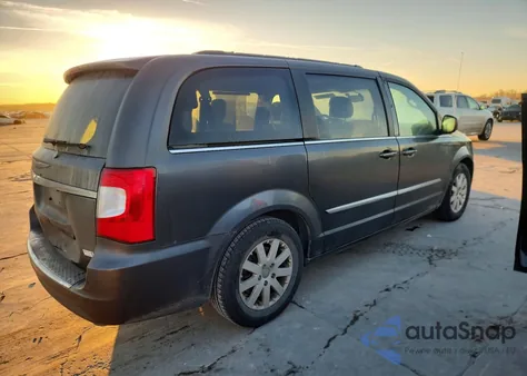 2015 Chrysler Town & Country Touring z USA, uszkodzony, nr VIN 2C4RC1BG3FR715612